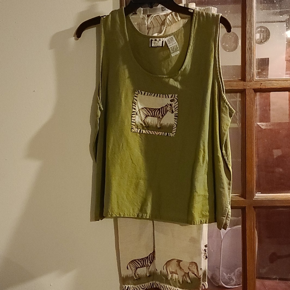 Vintage Linen blend tank and capri set